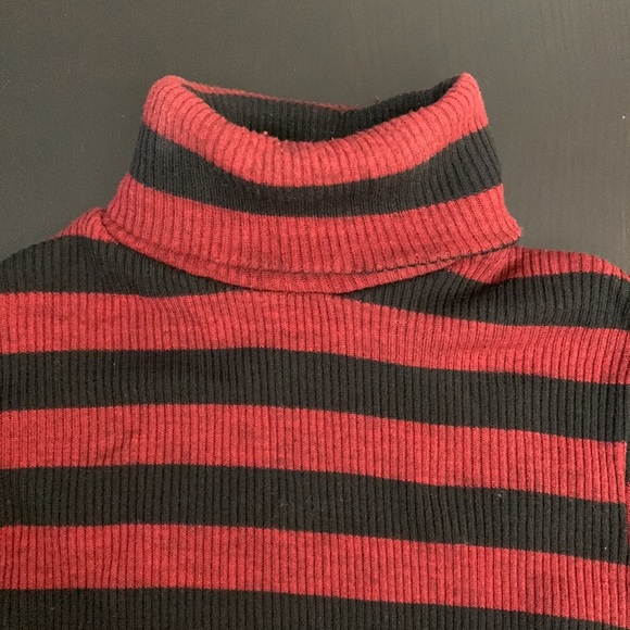 Red and black striped turtleneck size S - Picture 2 of 6